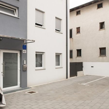 Apartment Zara - Luxury Apartment With Private Pool エクステリア 写真