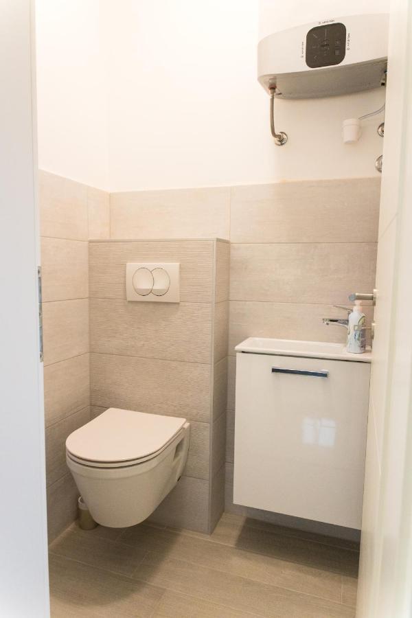 Apartment Zara - Luxury Apartment With Private Pool エクステリア 写真