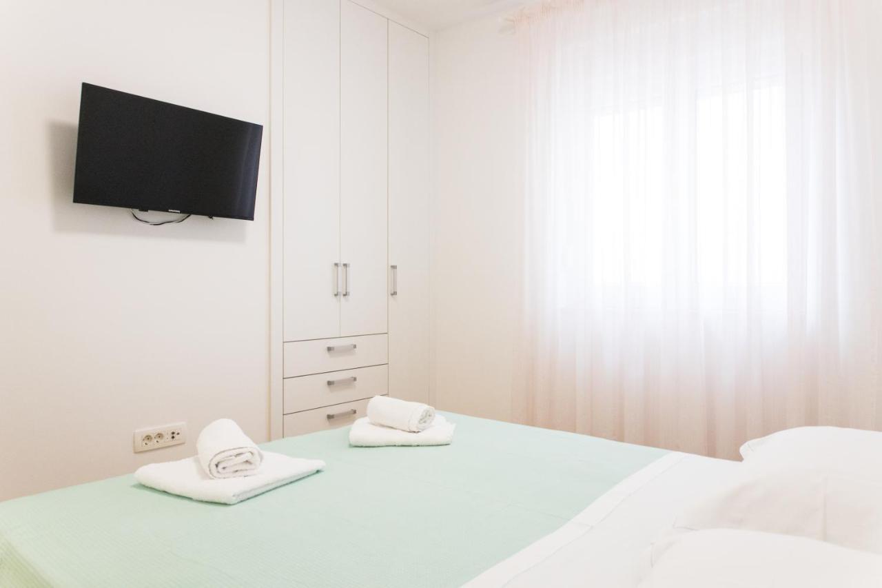 Apartment Zara - Luxury Apartment With Private Pool エクステリア 写真