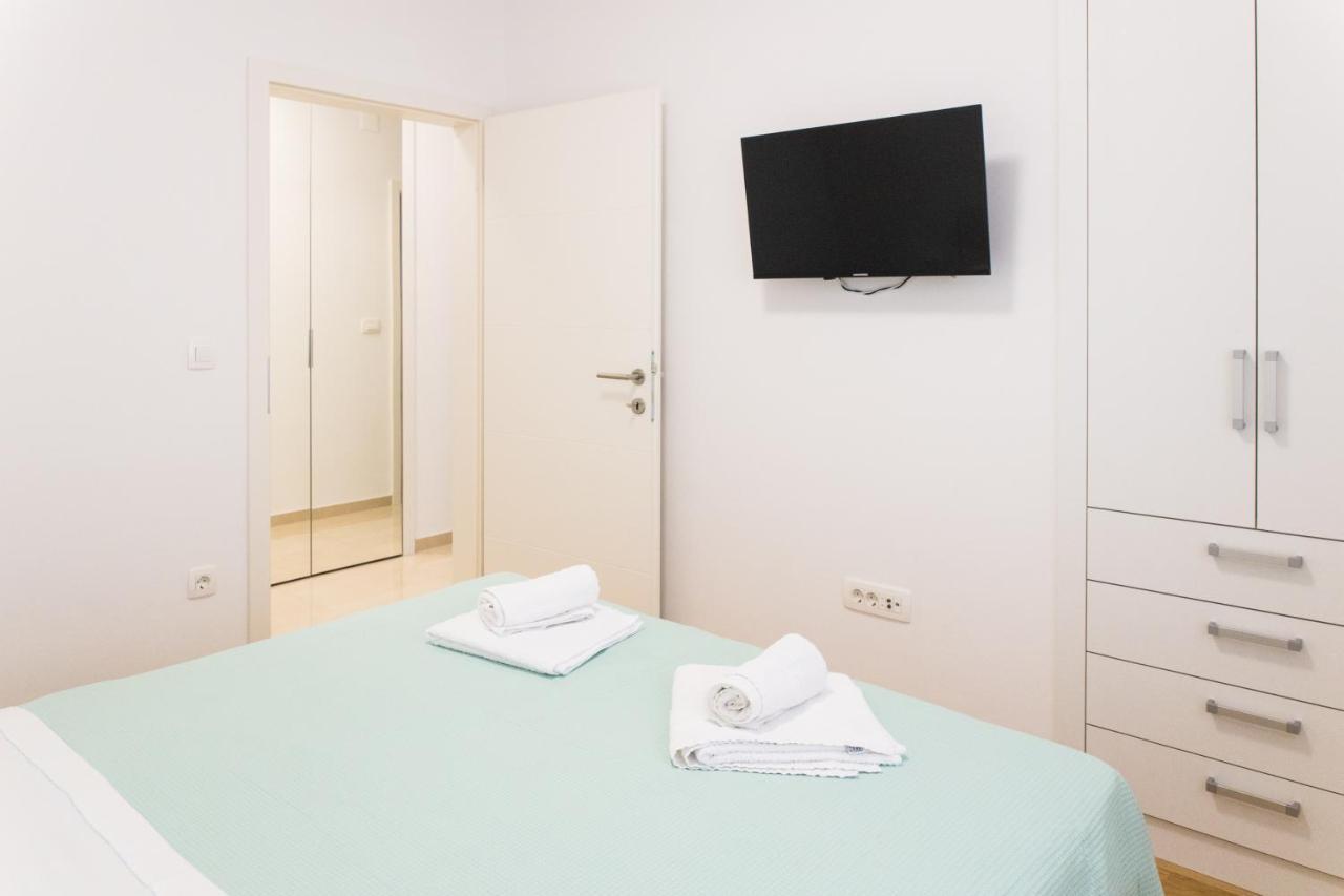 Apartment Zara - Luxury Apartment With Private Pool エクステリア 写真