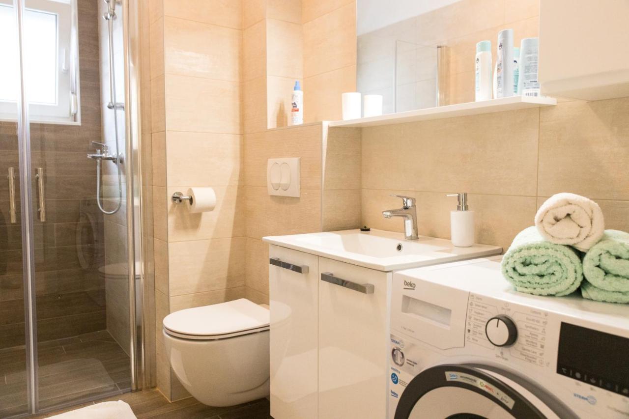 Apartment Zara - Luxury Apartment With Private Pool エクステリア 写真