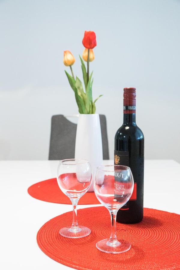 Apartment Zara - Luxury Apartment With Private Pool エクステリア 写真