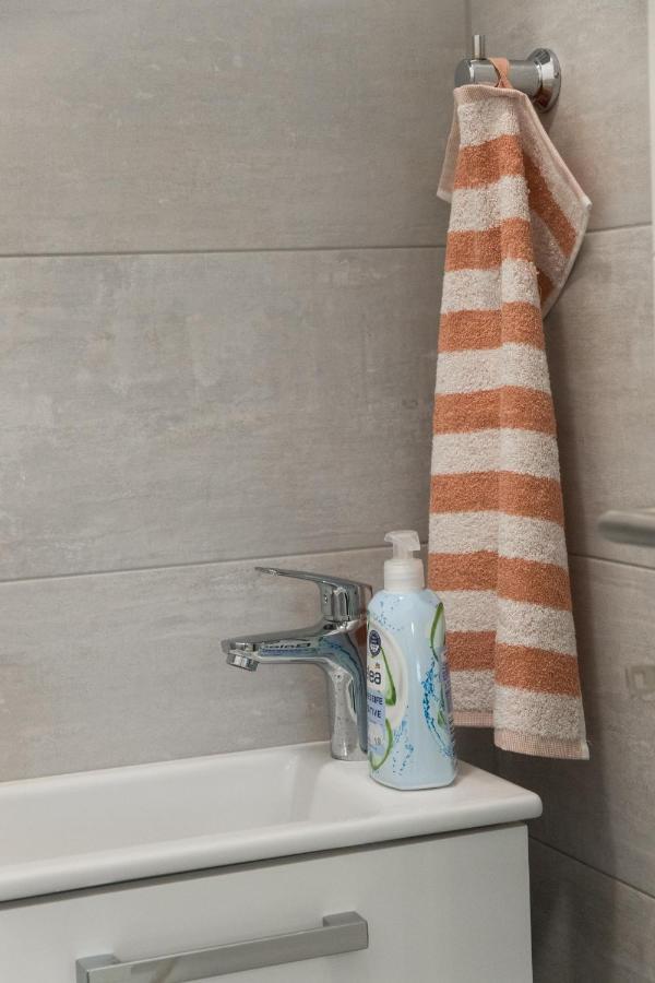 Apartment Zara - Luxury Apartment With Private Pool エクステリア 写真