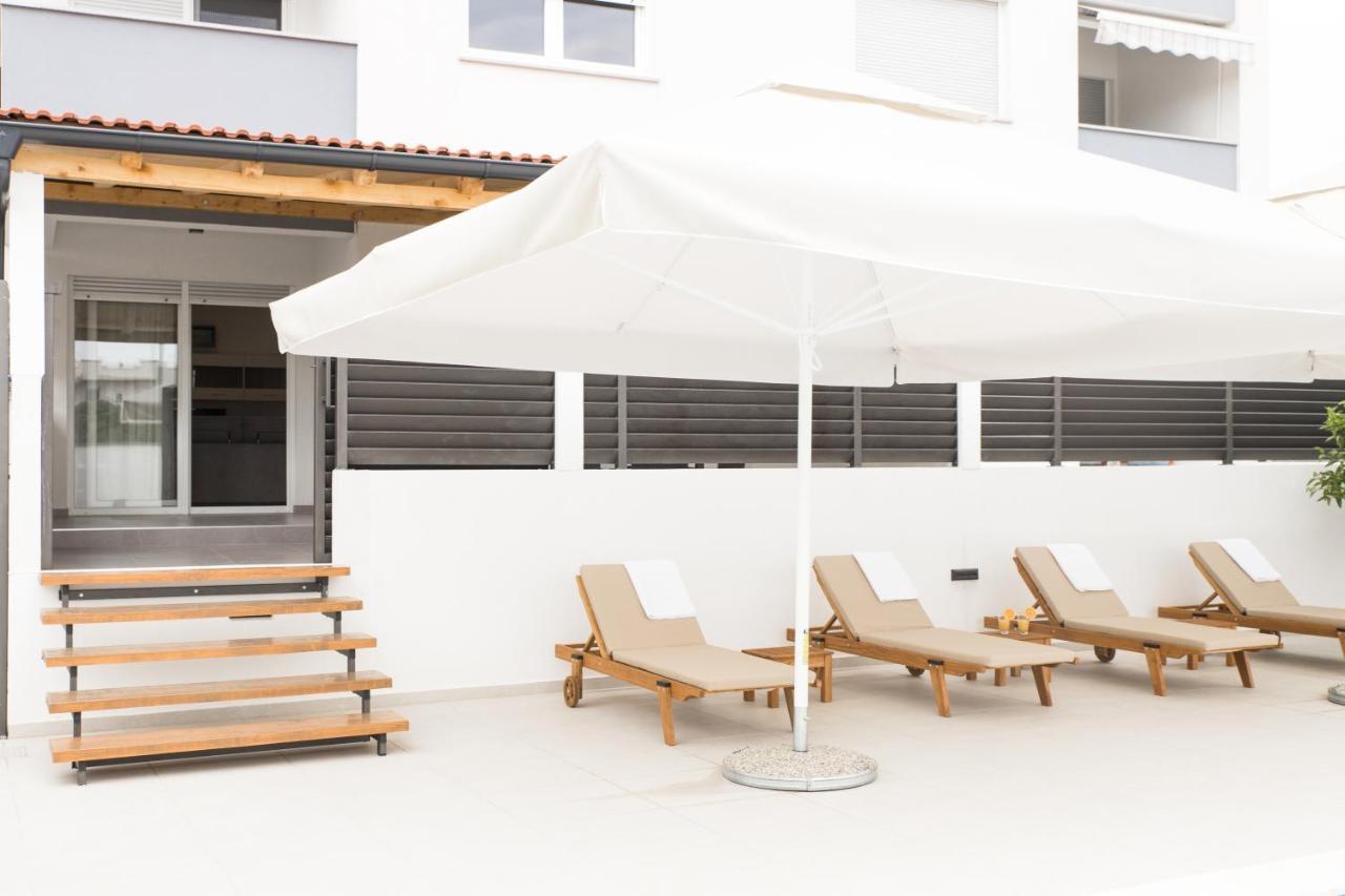 Apartment Zara - Luxury Apartment With Private Pool エクステリア 写真